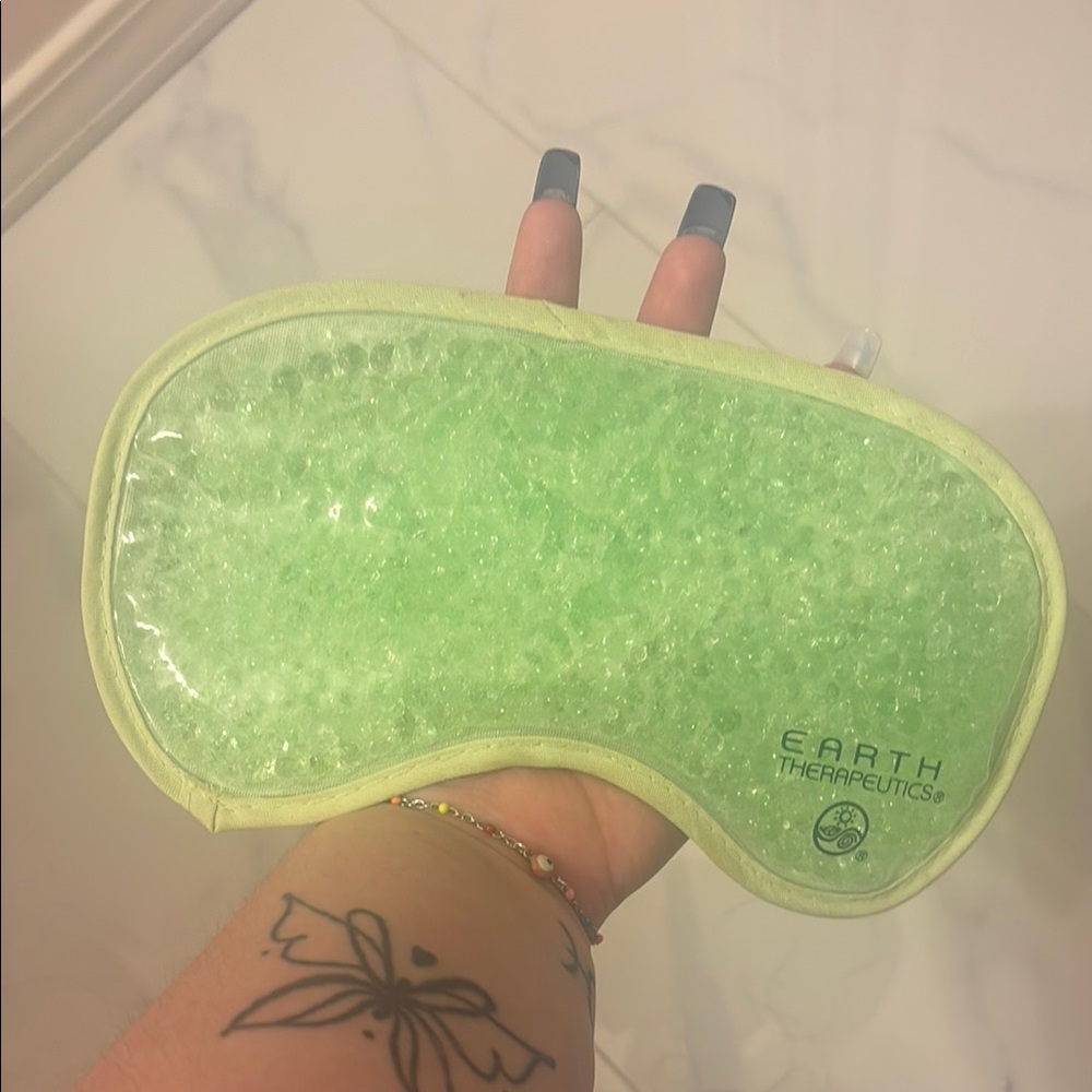 Earth Therapeutics Soothing Green Eye Mask